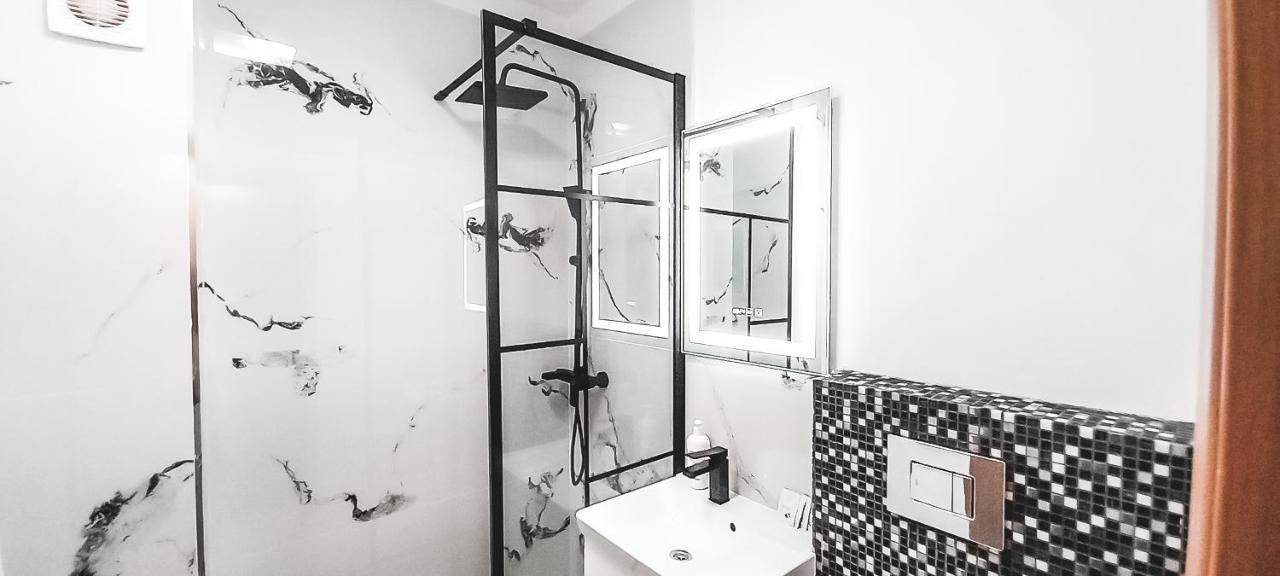 Sun Plaza Oasis With Self Check In And Fast Wifi Apartment Букурещ Екстериор снимка